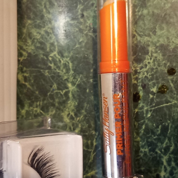 Milani Eyeshadow/Ardell Eyelashes / Sally Hansen Lip Primer Lot - Picture 5 of 5